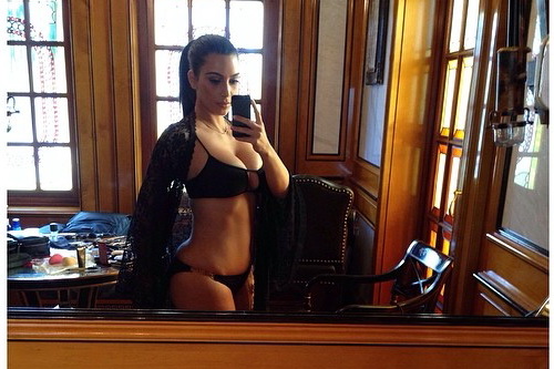 Kim-Kardashian-Steals-Kylie-Jenners-Bikini-Poses-for-Sexy-Selfies-01